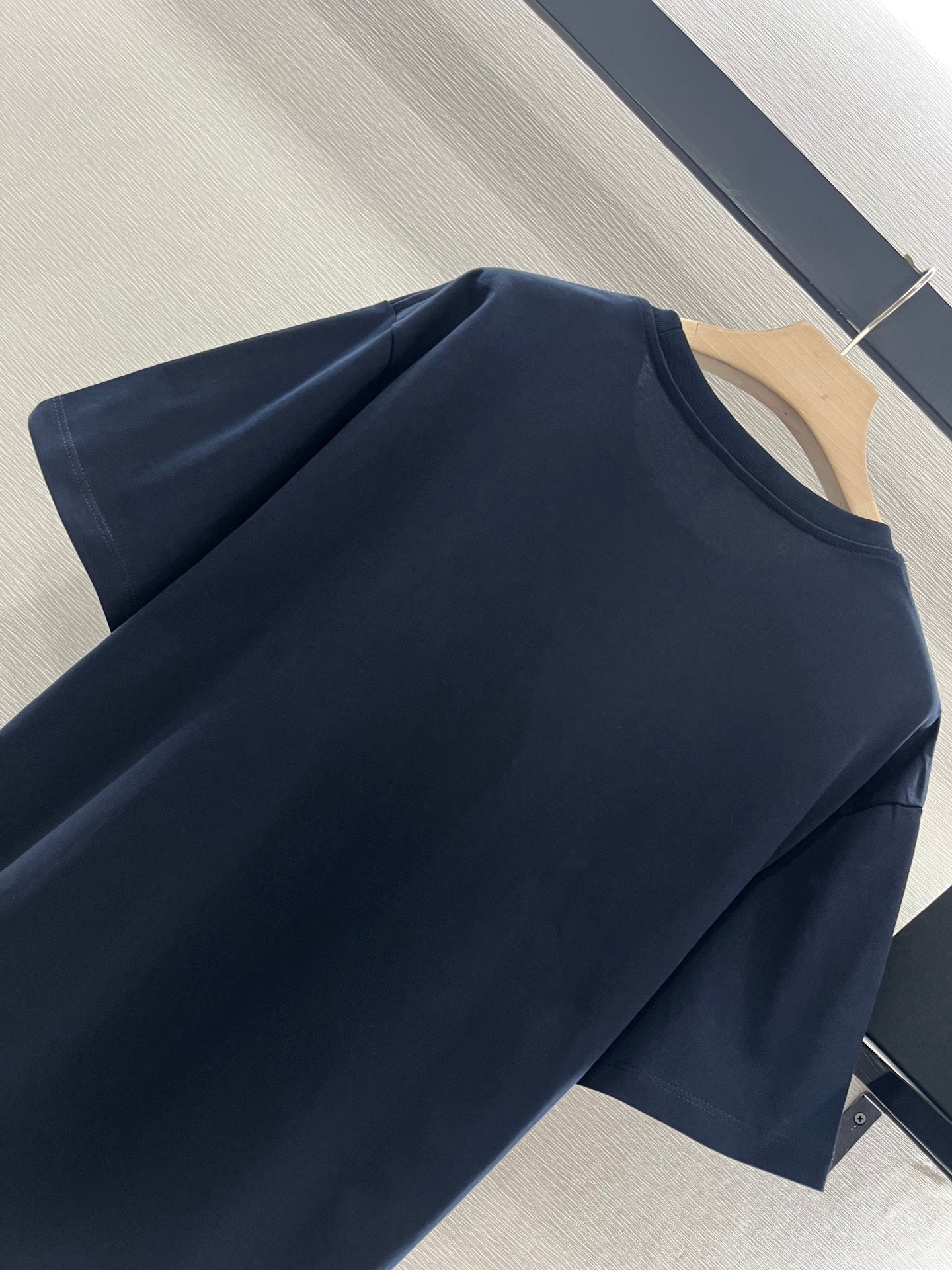 LOEWE T-SHIRT WITH FLORAL EMBROIDERY 274666