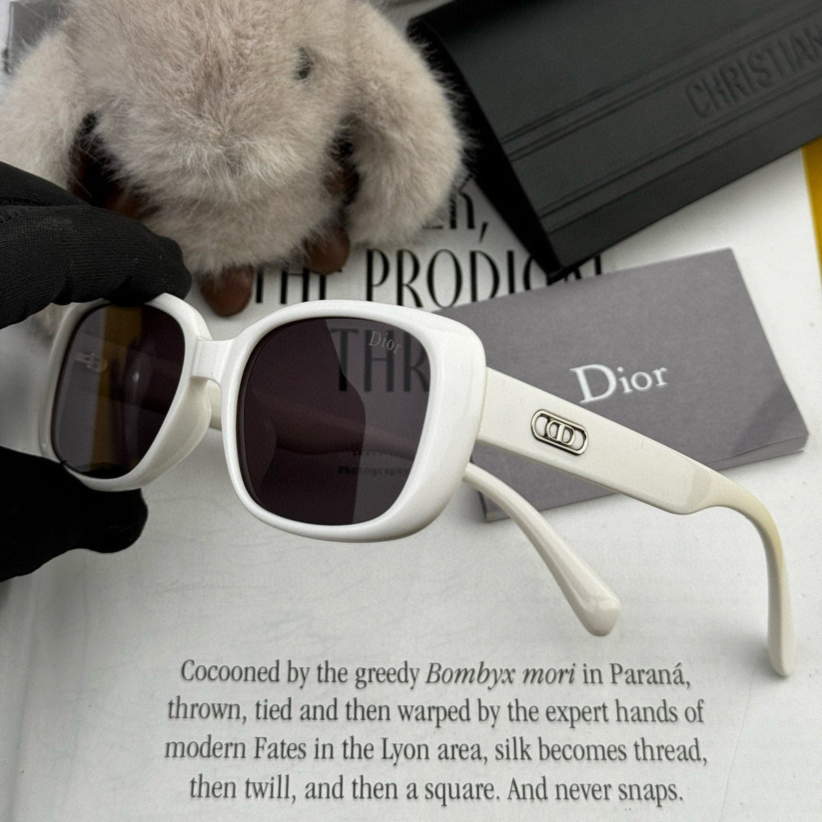 MONTAIGNE SUNGLASS D8106 IN ACETATE