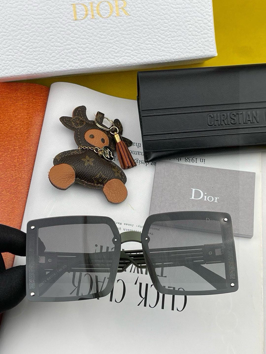 MONTAIGNE SUNGLASS D1297 IN ACETATE