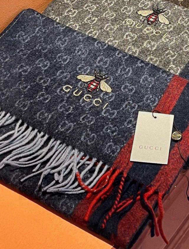 CHANEL 25S SCARF 190 IN CASHMERE 718529