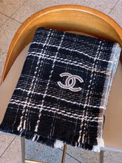 CHANEL 25S SCARF 200 IN CASHMERE 732052