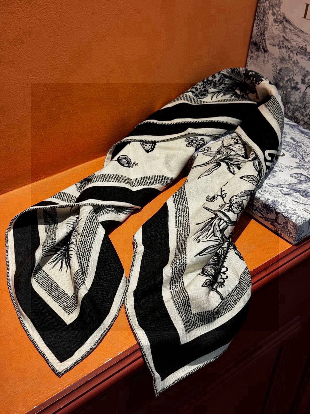DIOR SCARF 110 CM IN CASHMERE SILK FABRIC 733887