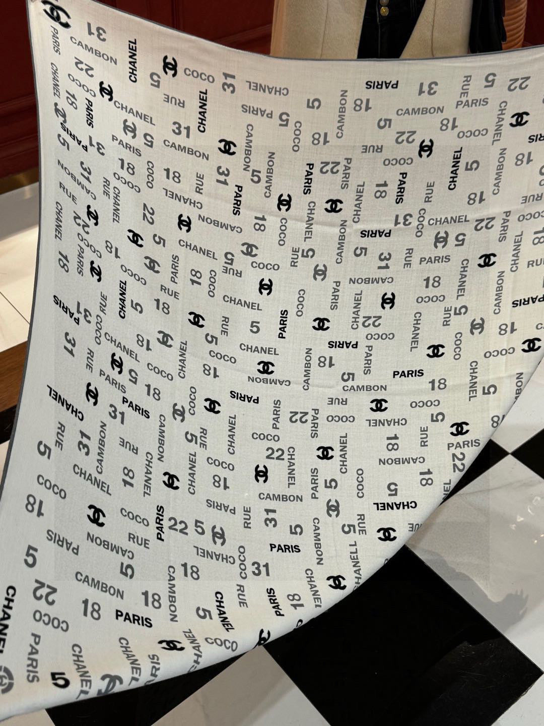 CHANEL 25S SCARF 140 IN CASHMERE SILK 733896