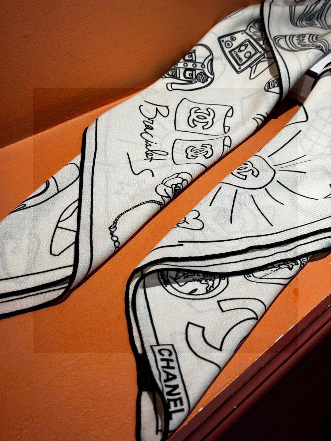 CHANEL 25S SCARF 140 IN SILK 735810