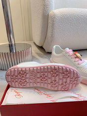 VIV' SKATE WHITE LEATHER SNEAKERS WITH PINK LACES AND CARTOON CHARMS