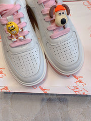 VIV' SKATE WHITE LEATHER SNEAKERS WITH PINK LACES AND CARTOON CHARMS