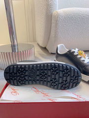 VIV' SKATE SNEAKERS IN BLACK CALFSKIN CARTOON CHARMS