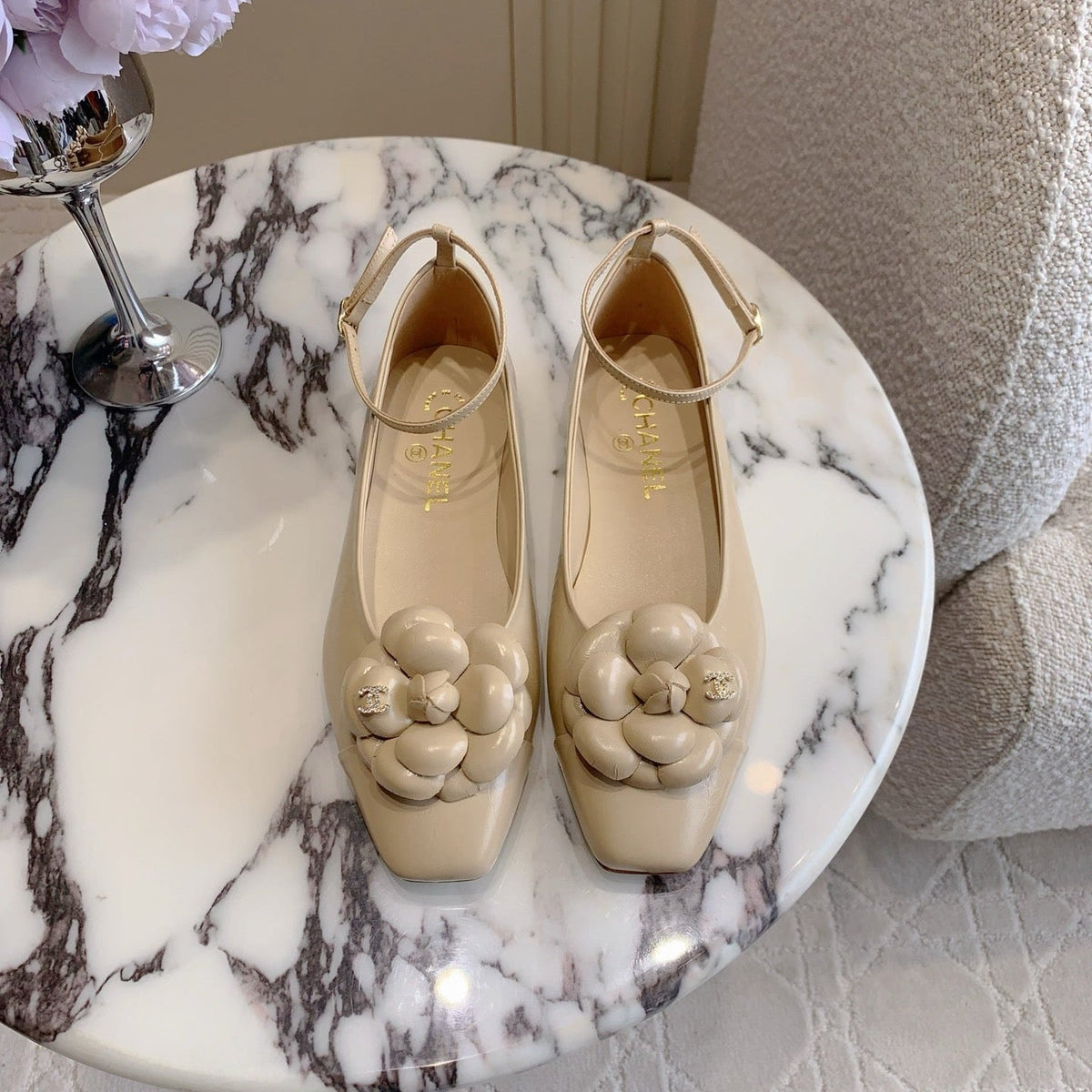 CHANEL 25S CAMELLIA SQUARE TOE FLATS IN BEIGE CALFSKIN GOLD HARDWARE