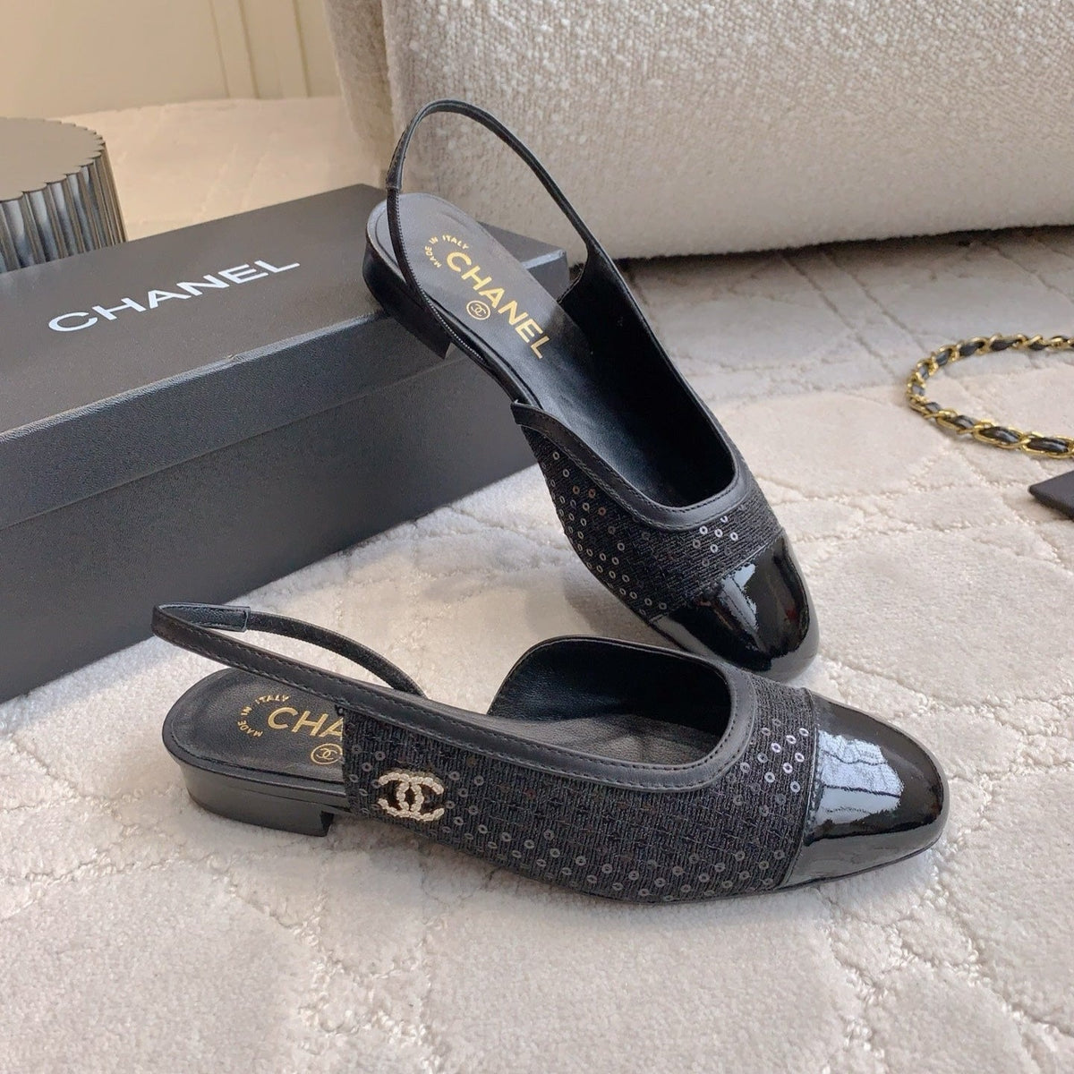 CHANEL 25S SLINGBACK IN SPARKLING BLACK CALFSKIN AND CANVAS GOLD HARDWARE