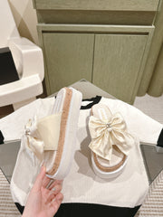 CC SLIPPERS WITH SILK BOW IN WHITE COWHIDE