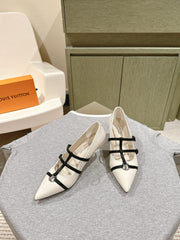 HIGH PUMP 45MM IN WHITE CALFSKIN WITH BLACK STRAPS