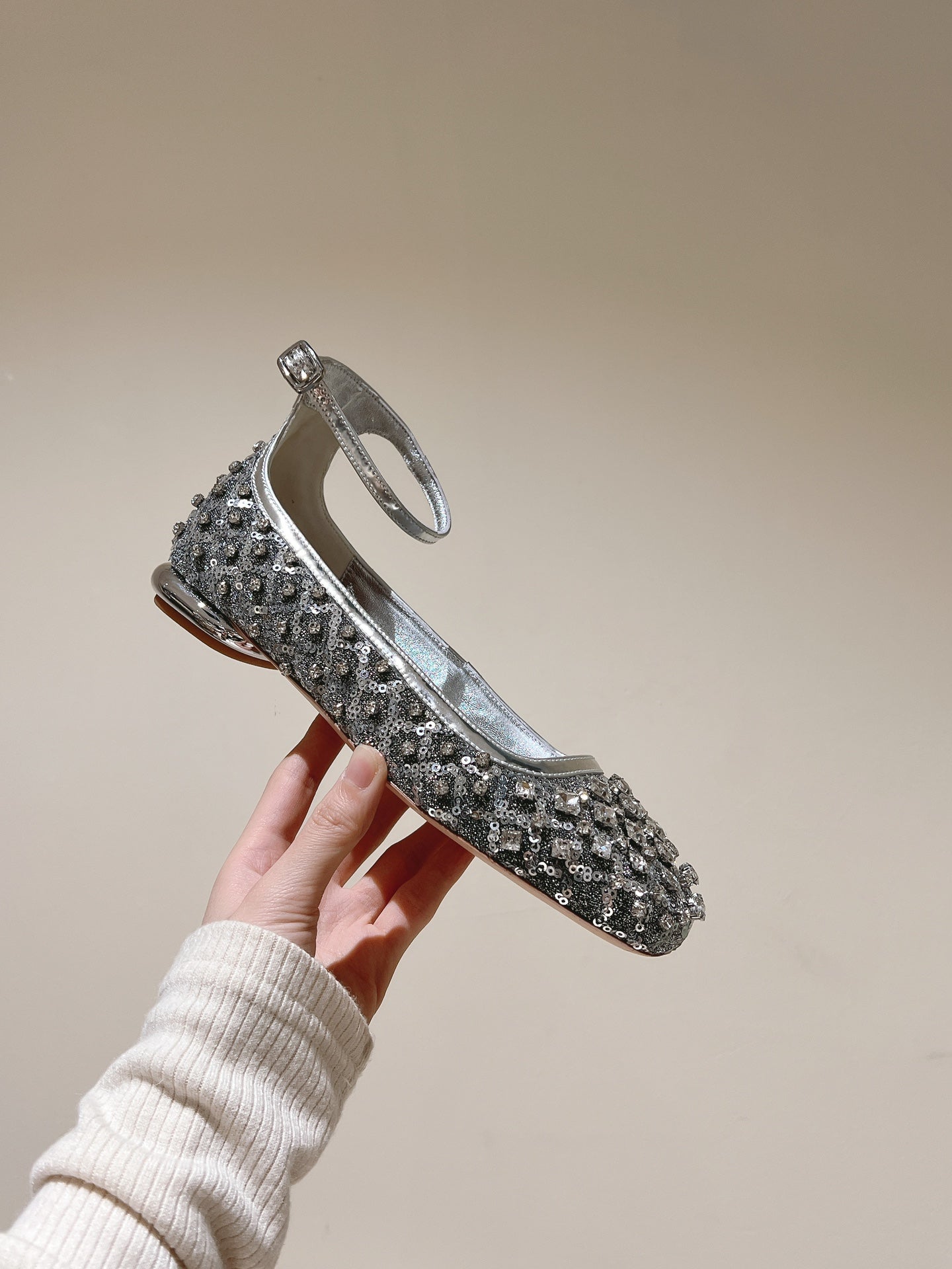 BALLERINAS IN SILVER FABRIC WITH CRYSTAL DETAILING