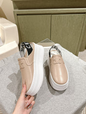 THICK-SOLED ELASTIC BACKLESS SHOES MONGOOSE BEIGE SHINY CALFSKIN