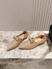 CC FLATS 25S IN BEIGE PATENT LEATHER