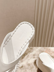 CHLOÉ 26S PLATFORM FLIP-FLOPS IN WHITE LAMBSKIN