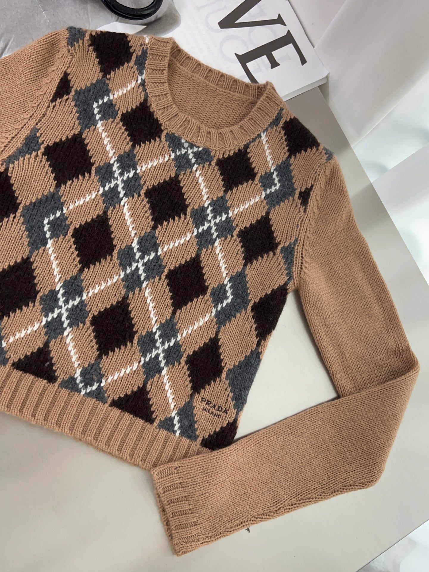PRADA KNIT TOP STYLE 84