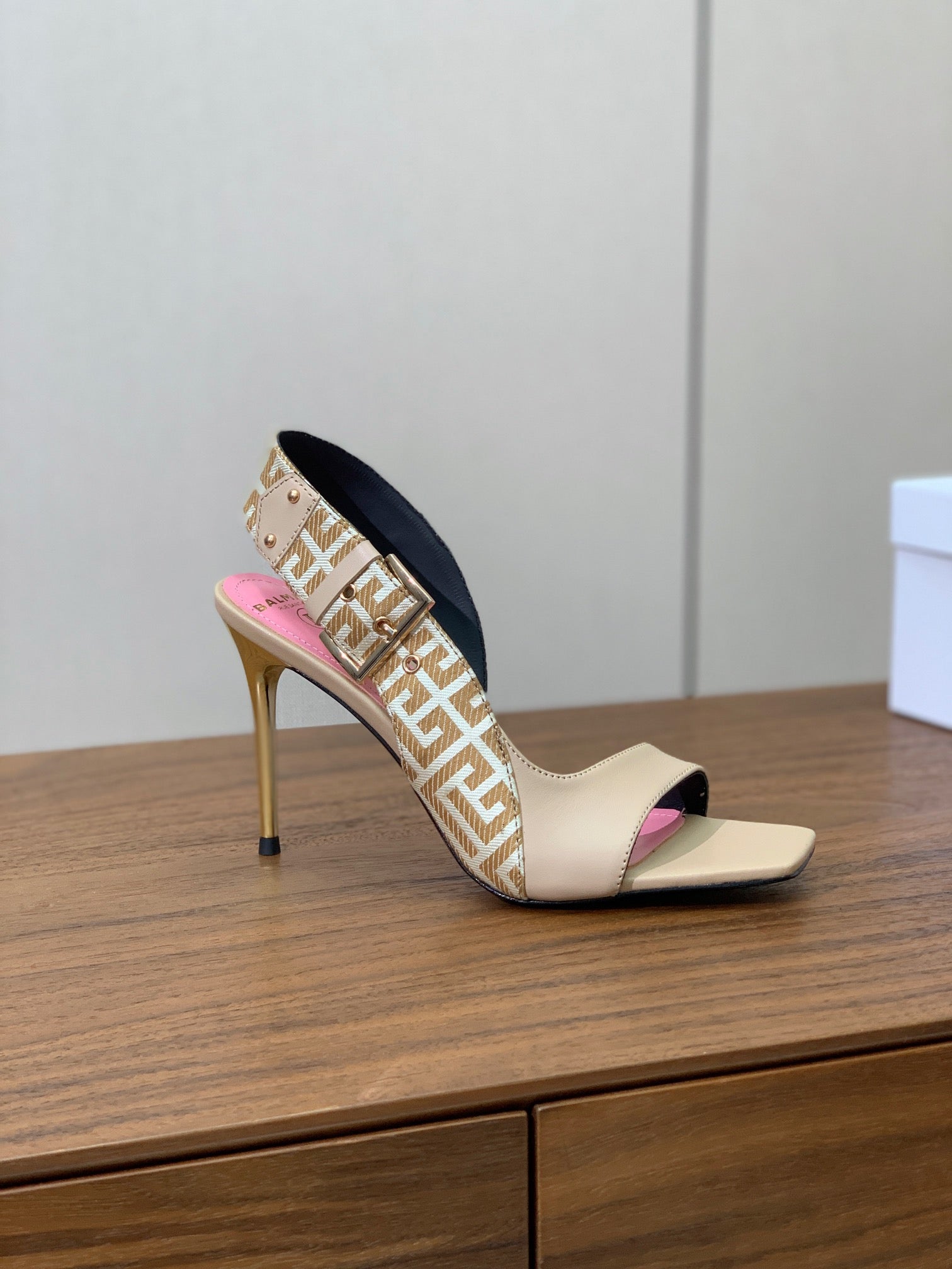 BALMAIN 25S JACQUARD KNIT SLINGBACK PUMPS 95MM IN BEIGE GRAY AND PINK CALFSKIN