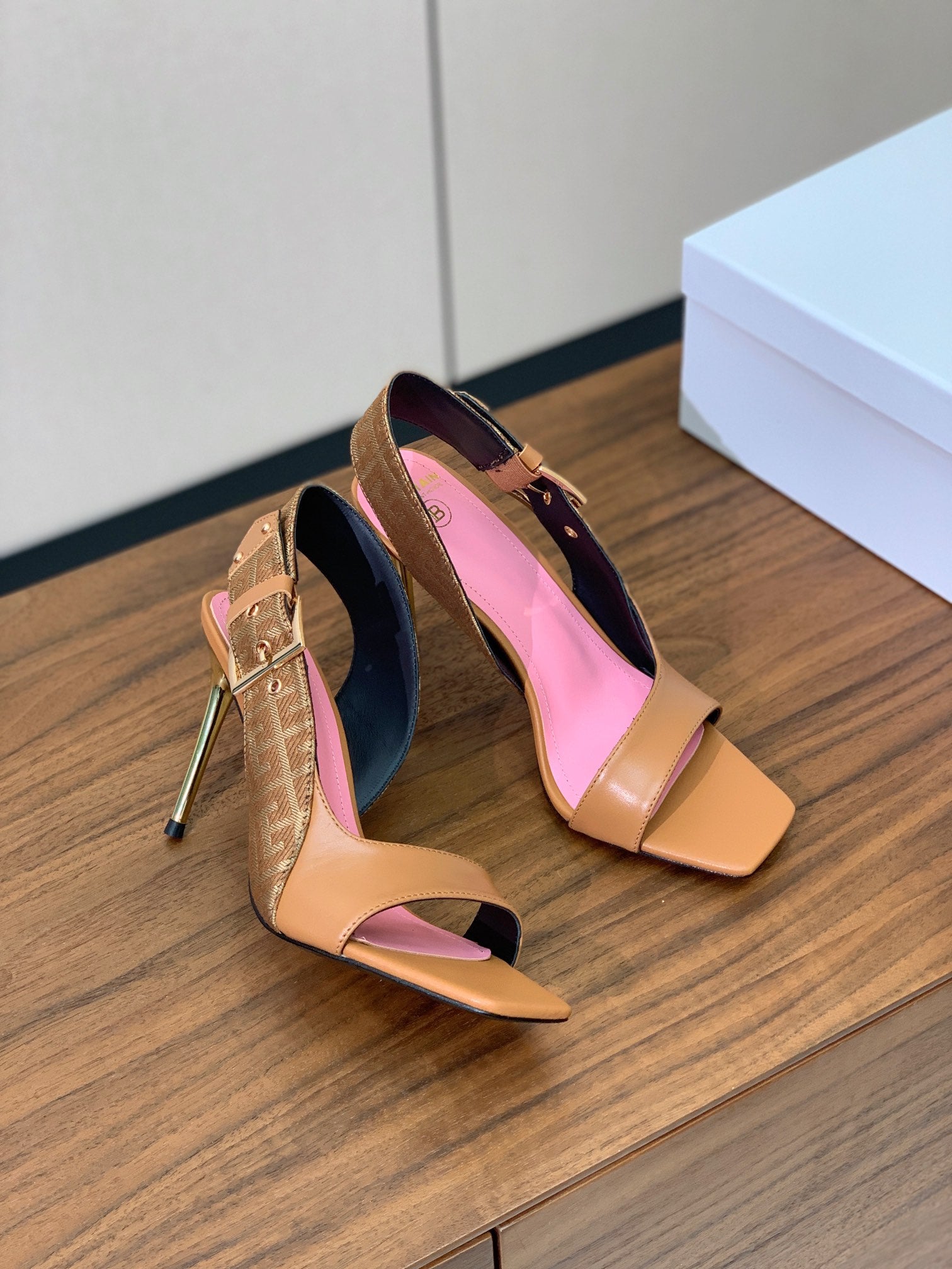 BALMAIN 25S JACQUARD KNIT SLINGBACK PUMPS 95MM IN BROWN AND PINK CALFSKIN