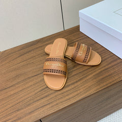 DWAY CIDER BROWN CALFSKIN AND GOLD LOGO