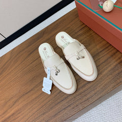 LP FLAT MULES 25S IN CREAM WHITE LAMBSKIN WITH SILVER HARDWARE