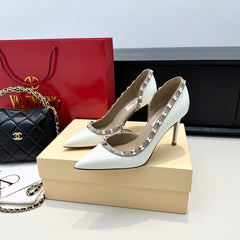 VLTN ROCKSTUD HEELS 25S 85 MM IN WHITE GLOSSY LEATHER