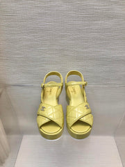 WEDGE SANDALS IN YELLOW CREAM CALFSKIN