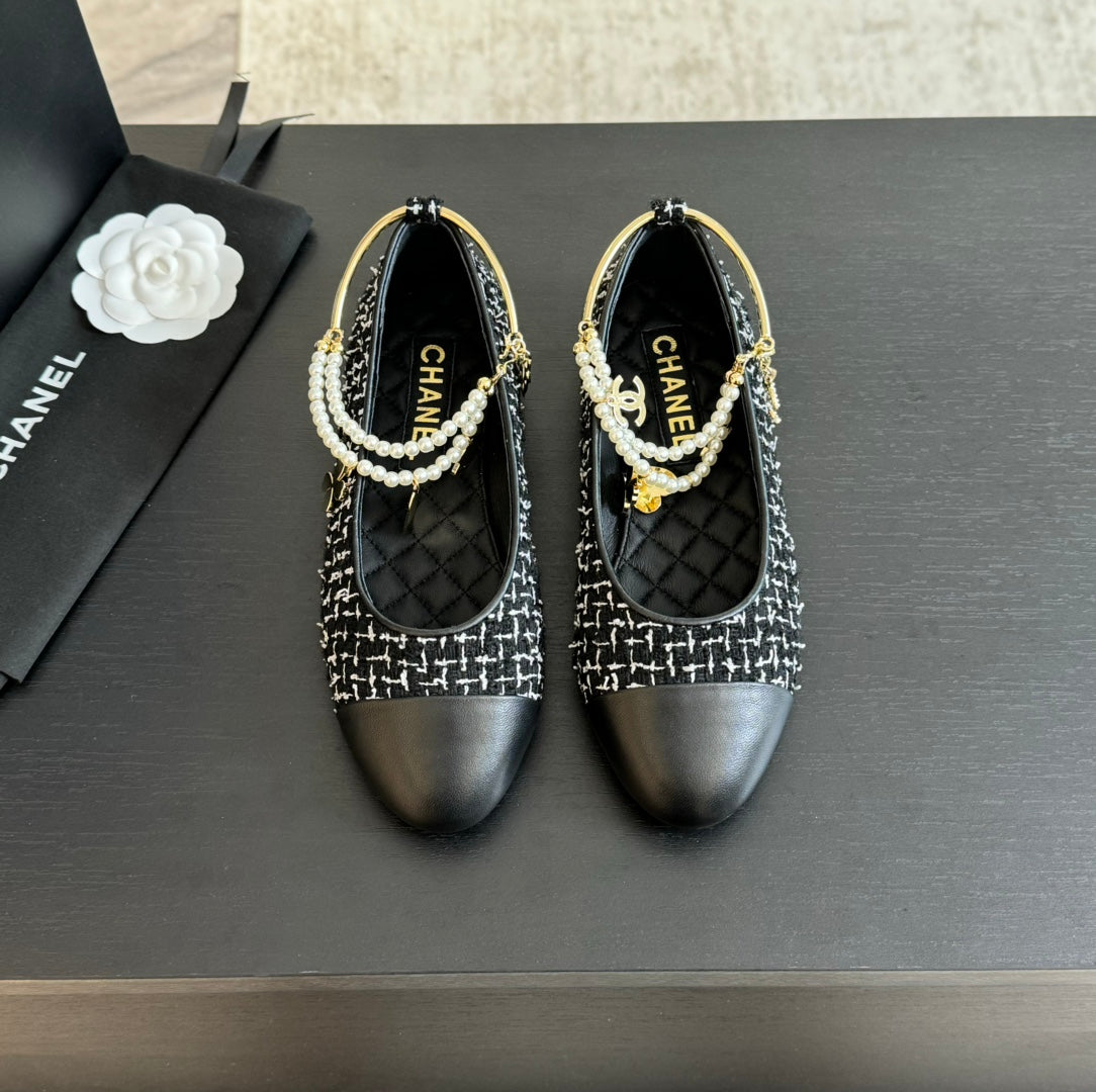 Double Strap Chunky Heel Mary Jane Shoes Black/White Caro