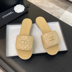 FLAT MULE IN TUSCAN BEIGE LAMBSKIN