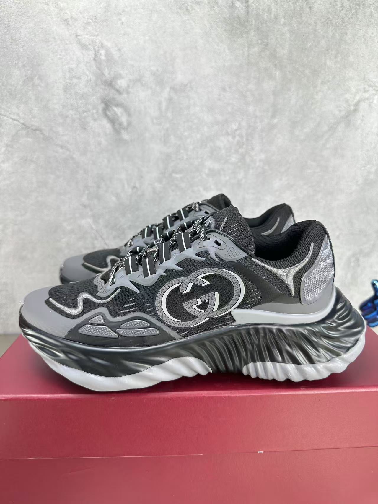 GG RIPPLE SNEAKER IN LIGHT GRAY MIX BLACK LAMBSKIN AND FABRIC