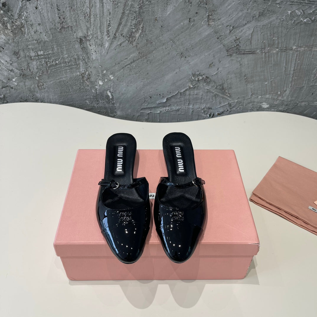 CAP TOE MULES BLACK SHEEPSKIN