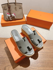 HM 25S HIGH WEDGE SANDALS IN LIGHT GREY LAMBSKIN STYLE 9