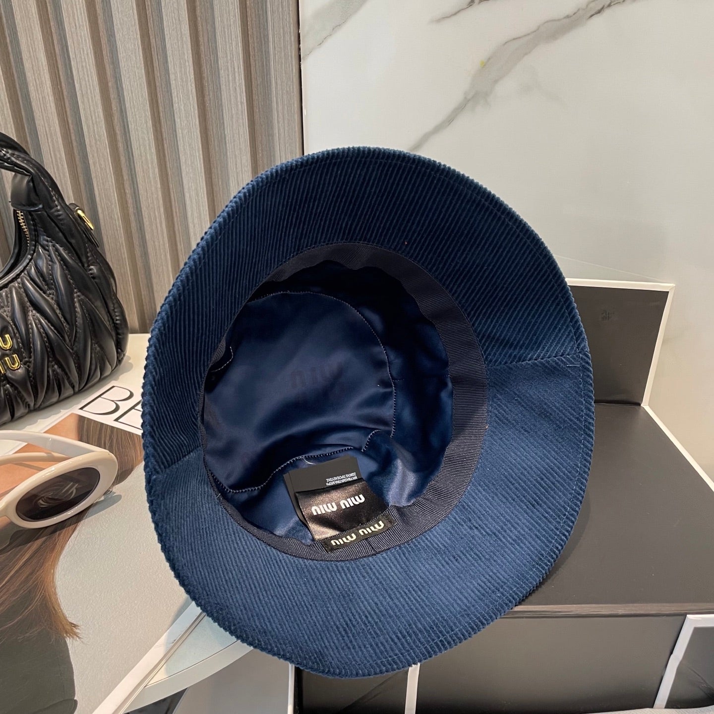 MM BUCKET IN NAVY BLUE VELVET WITH LOGO