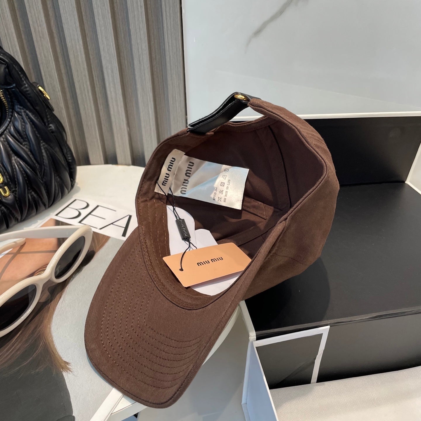 MM BASEBALL CAP IN BROWN ORANGE FABRIC BRAND EMBROIDERY