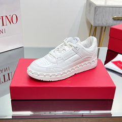 VALENTINO 25S GARAVANI FREEDOTS SNEAKERS IN WHITE LAMBSKIN