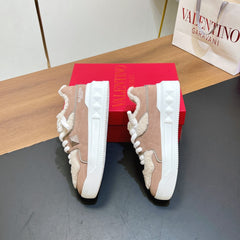 VALENTINO 25S GARAVANI ONE STUD XL PLATFORM SNEAKERS IN LIGHT PINK SUEDE AND CREAM WHITE WOOL
