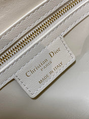 GROOVE 20 BAG IN WHITE CREAM MACROCANNAGE CALFSKIN WITH GOLD HARDWARE