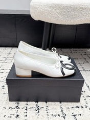CHANEL 26S HIGH HEELS IN WHITE LAMBSKIN WITH BOW
