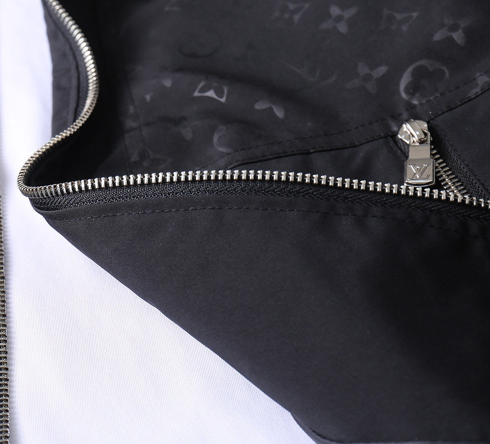 LV HOODED JACKET BLACK MONOGRAM 239039
