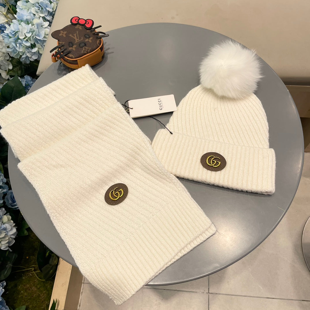 SET SCARF AND HAT IN WHITE WOOL 414780