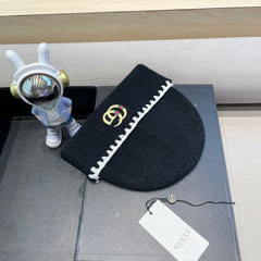 BEANIE HAT IN BLACK WOOL 416413