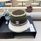 BUCKET HAT IN COLORFUL FLEECE 421131