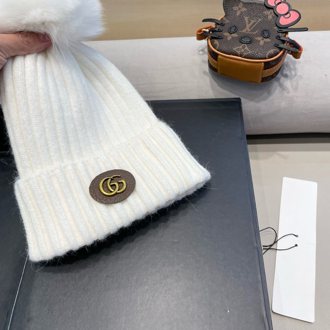 BEANIE HAT IN WHITE WOOL 422453