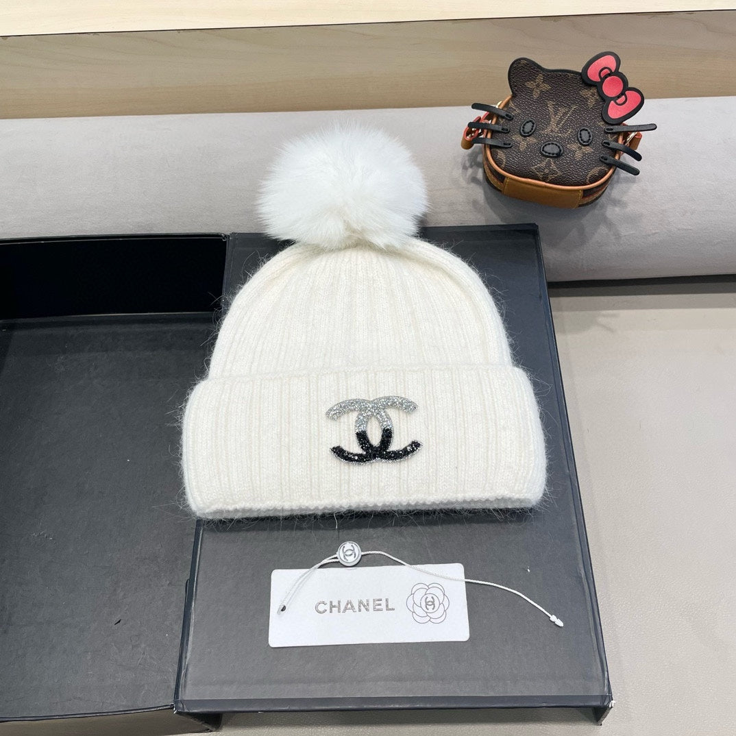 BEANIE HAT IN WHITE WOOL 426233