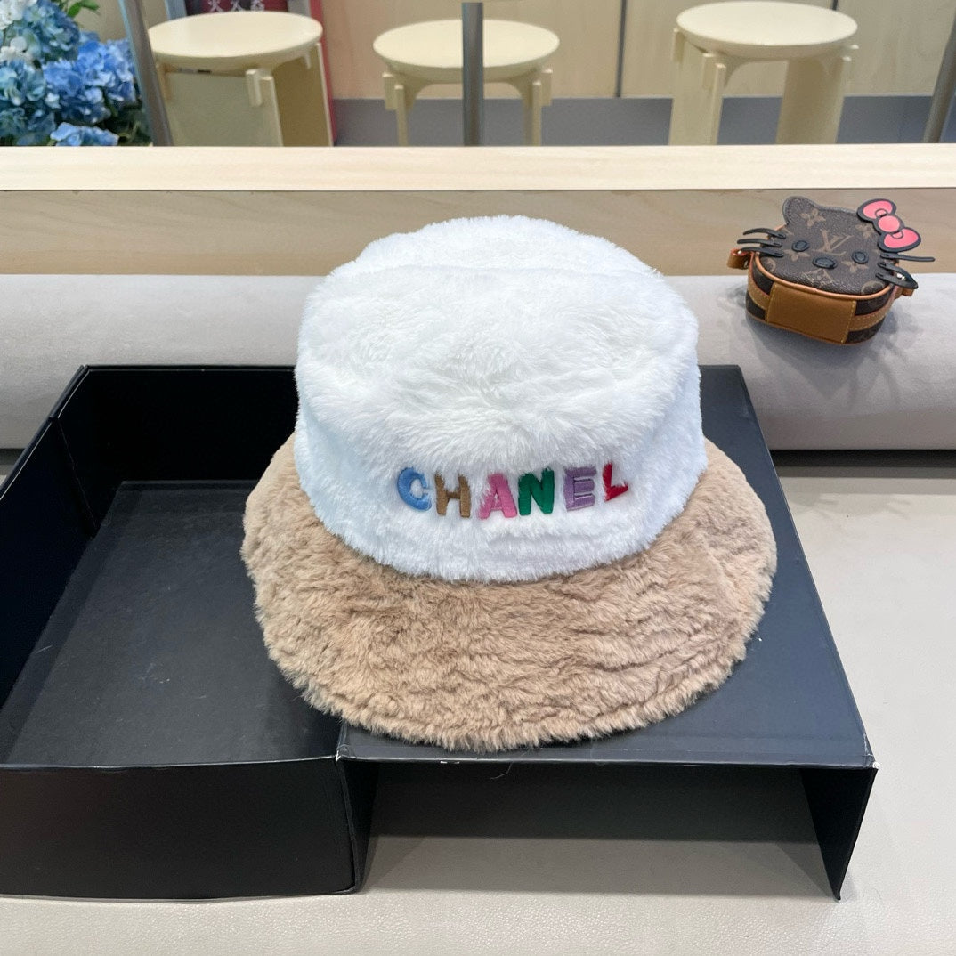 BUCKET HAT IN WHITE MIX CAMEL BEIGE LAMB FUR 430219
