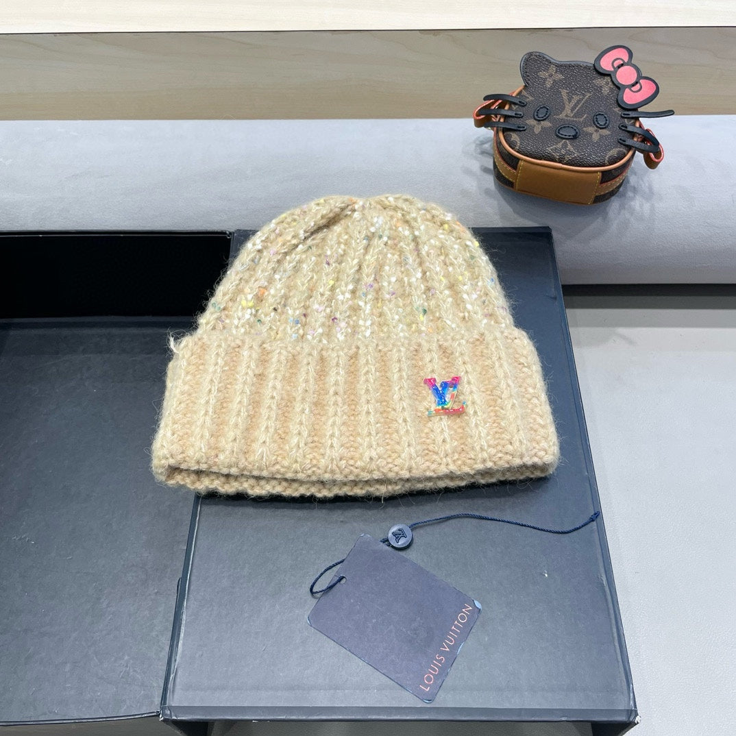 KNITTED BEANIE HAT IN CREAM BEIGE WOOL 431618