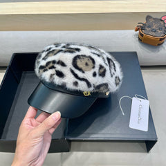 BAKER BOY HAT IN WHITE MINK FUR 438087