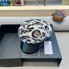 BAKER BOY HAT IN WHITE MINK FUR 438087