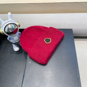 BEANIE HAT IN CHERRY RED WOOL 438124