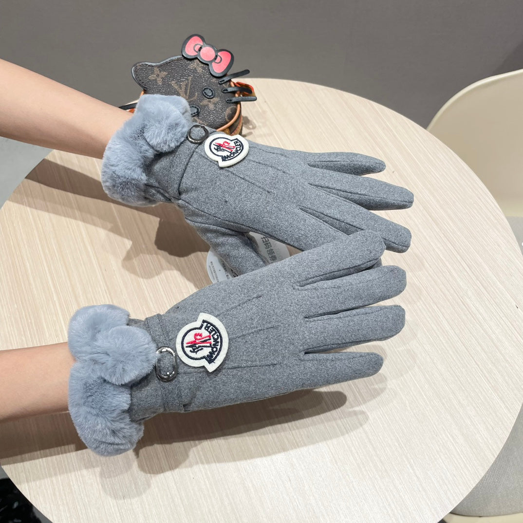 GLOVES IN COOL GRAY WOOL WITH RABBIT FUR 439080