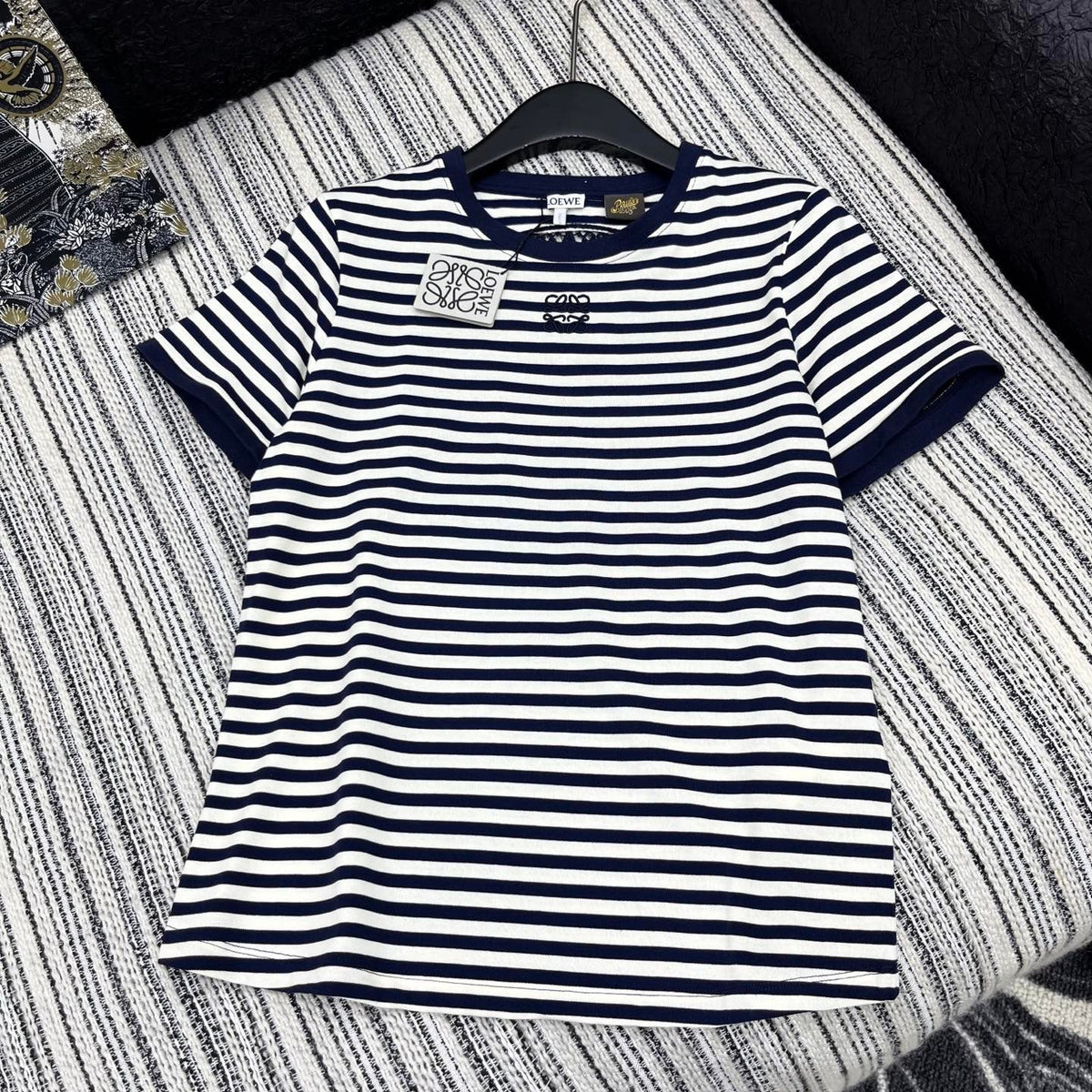 LOEWE EMBROIDERED SHORT-SLEEVE T-SHIRT WITH CREW NECK 267984